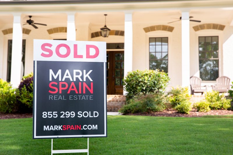 Accepting a cash offer leads to faster closings.