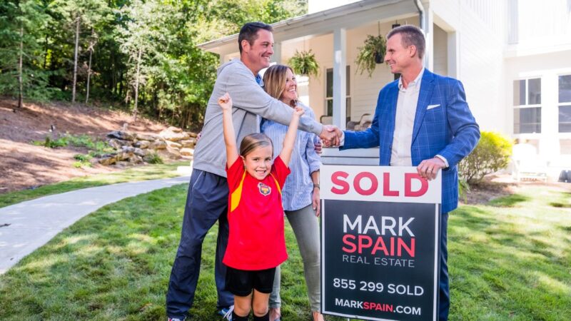 A Comprehensive Guide to Buying a New Home and Selling Your Current Home