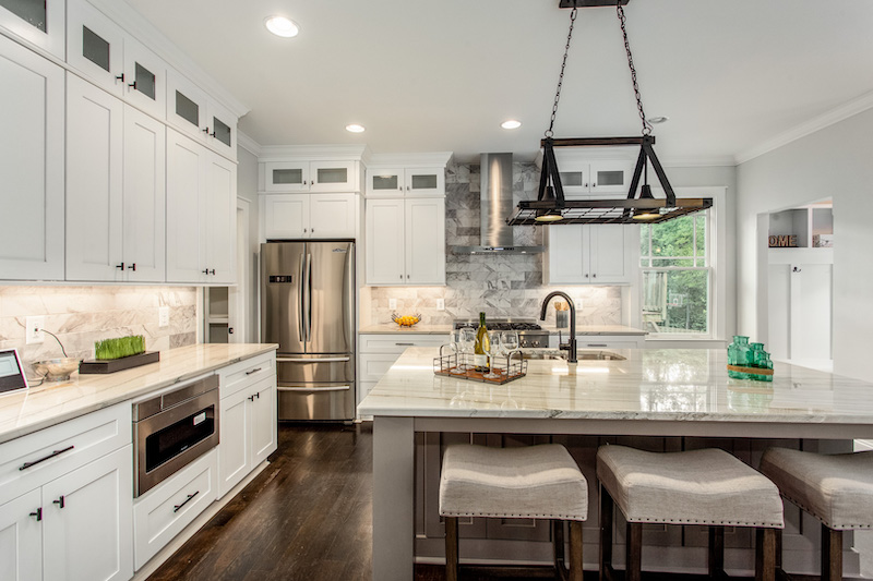 This kitchen is up-to-date on 2021 design trends