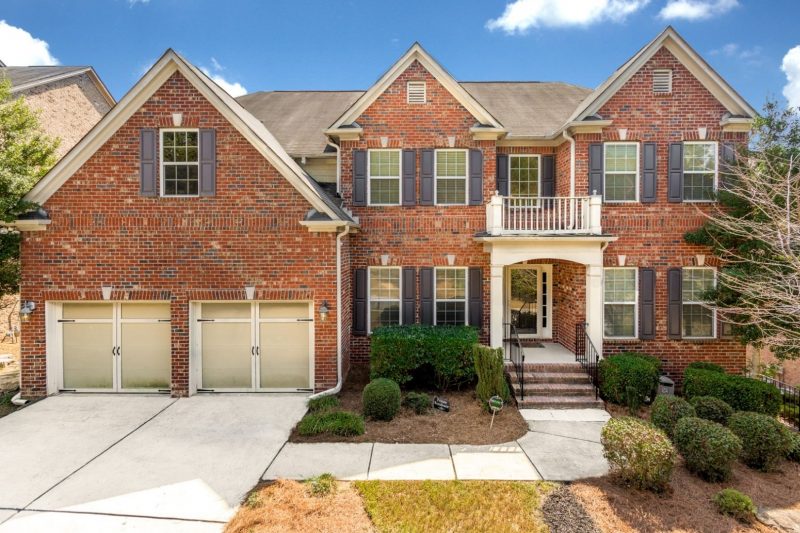 Buying a home in the fall with a real estate agent